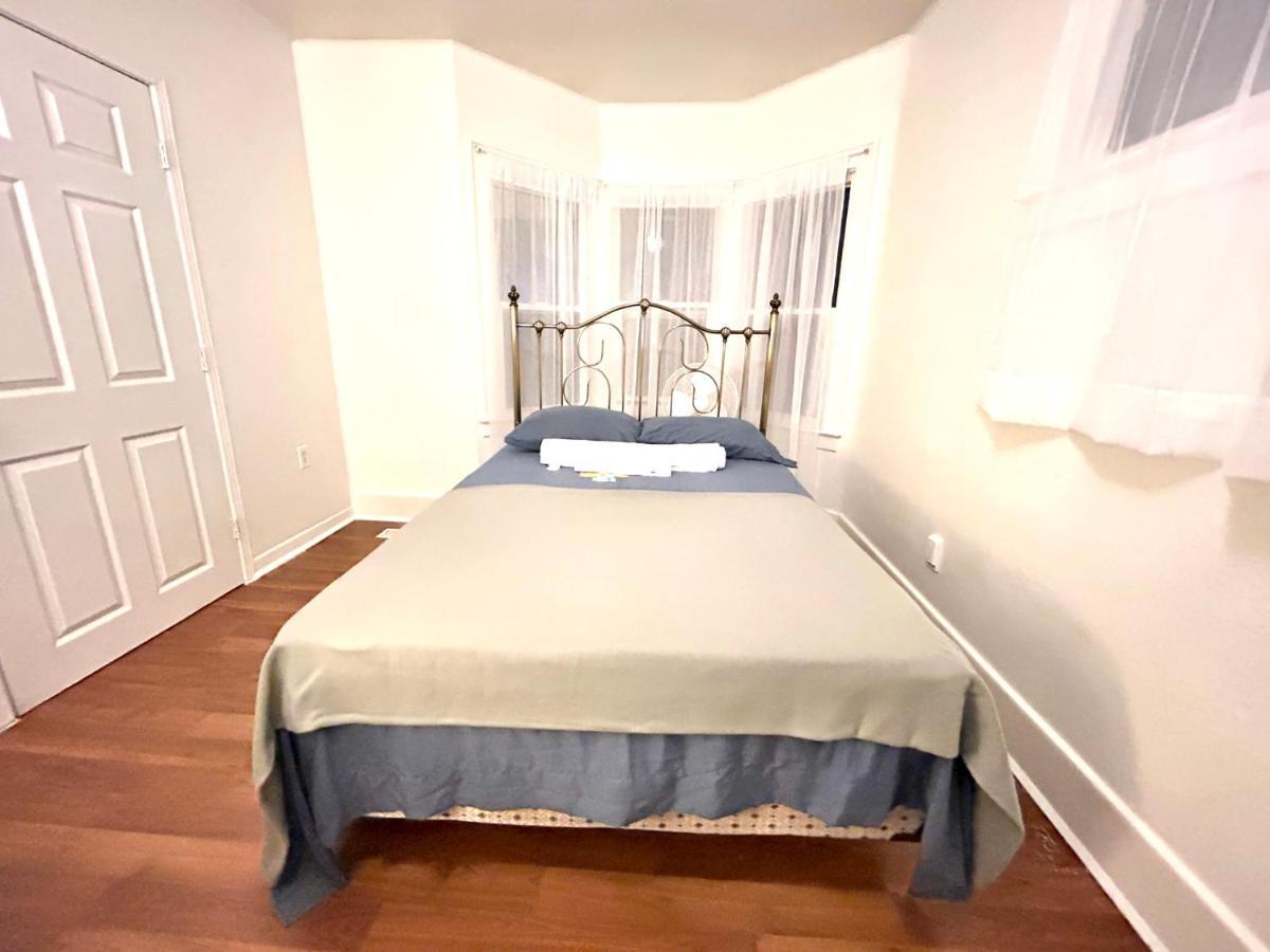 Albert Housing 윈저 외부 사진